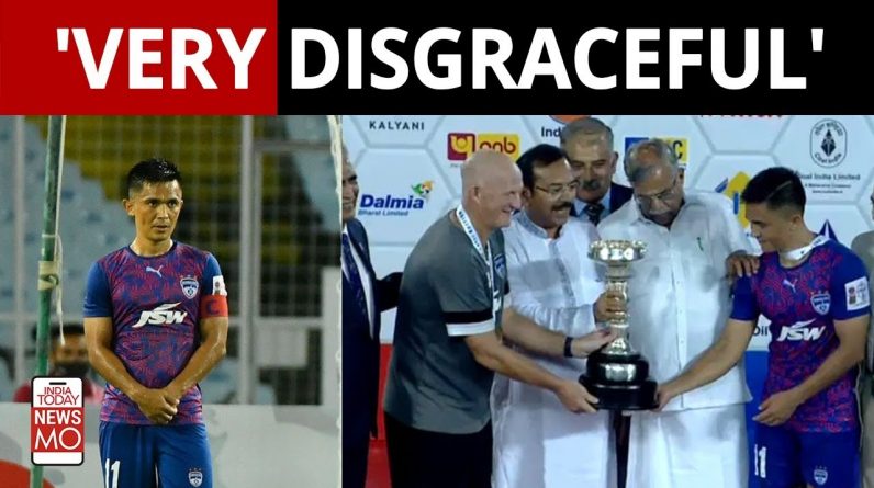 Why West Bengal Governor Pushing Aside Sunil Chhetri For A Photo Has Everyone Fuming